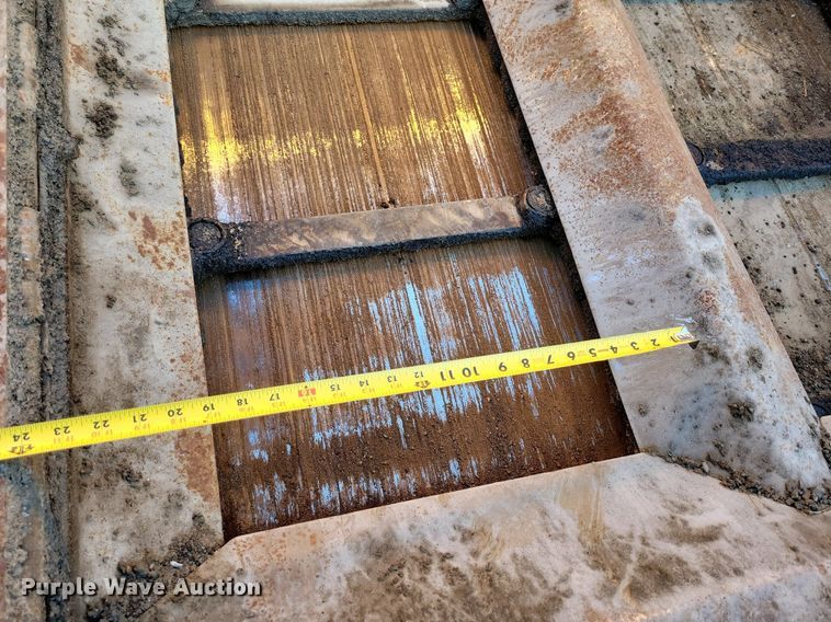 image for item DK4224 2004 LeeBoy L8816T paver