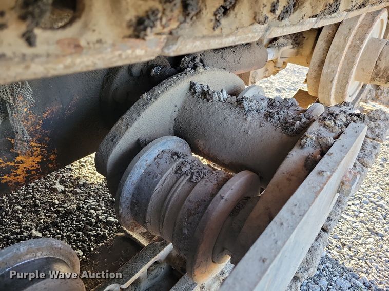 image for item DK4224 2004 LeeBoy L8816T paver