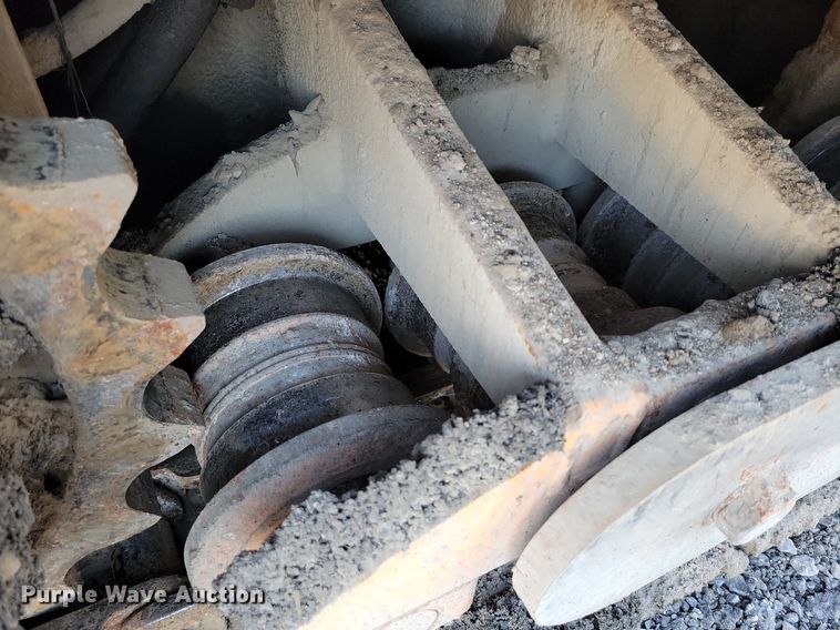 image for item DK4224 2004 LeeBoy L8816T paver