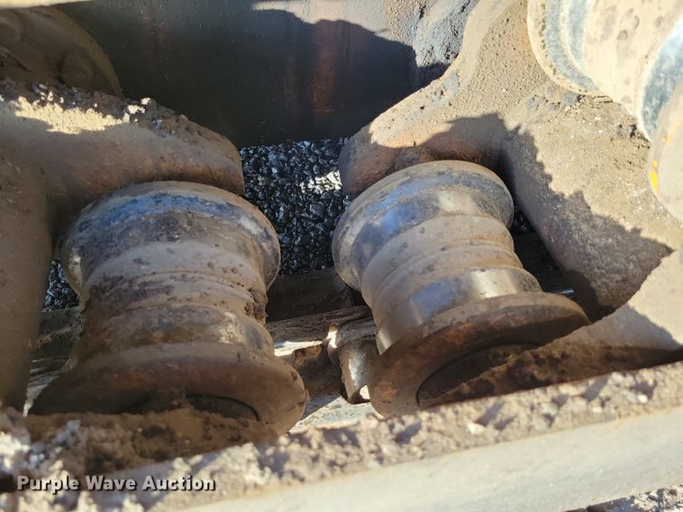 image for item DK4224 2004 LeeBoy L8816T paver