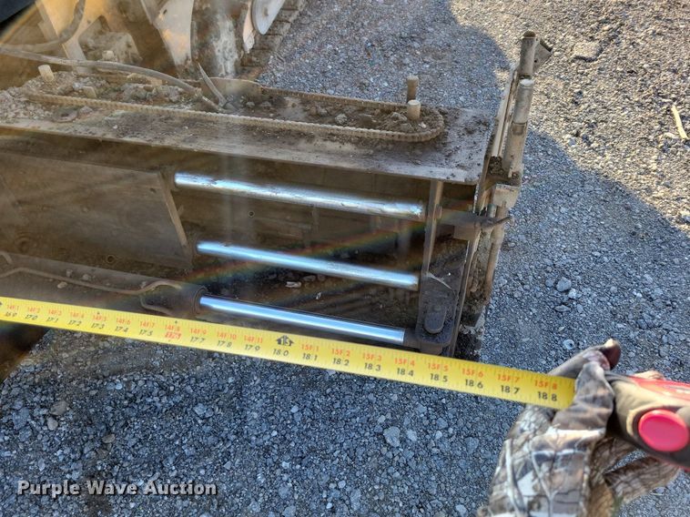 image for item DK4224 2004 LeeBoy L8816T paver