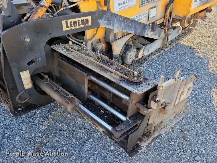 image for item DK4224 2004 LeeBoy L8816T paver