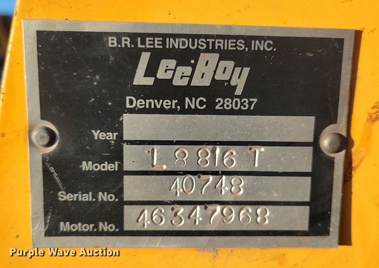 image for item DK4224 2004 LeeBoy L8816T paver