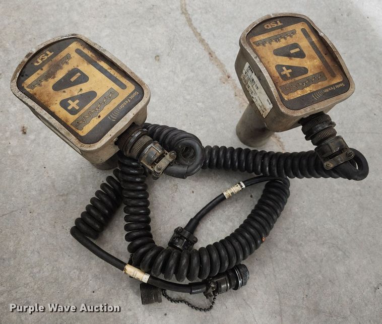 image for item DK4226 LeeBoy 8515 paver