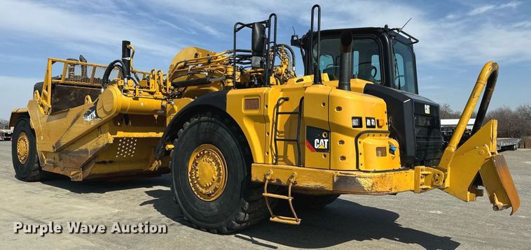 image for item DL4402 2014 Caterpillar 627K conventional scraper 