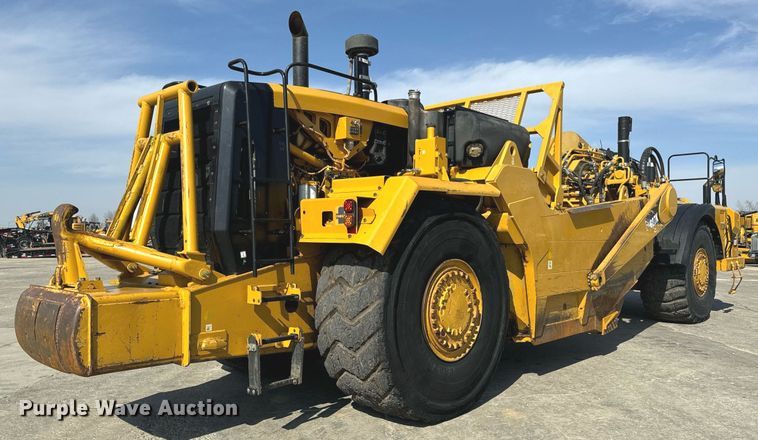image for item DL4402 2014 Caterpillar 627K conventional scraper 