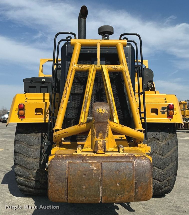 image for item DL4402 2014 Caterpillar 627K conventional scraper 