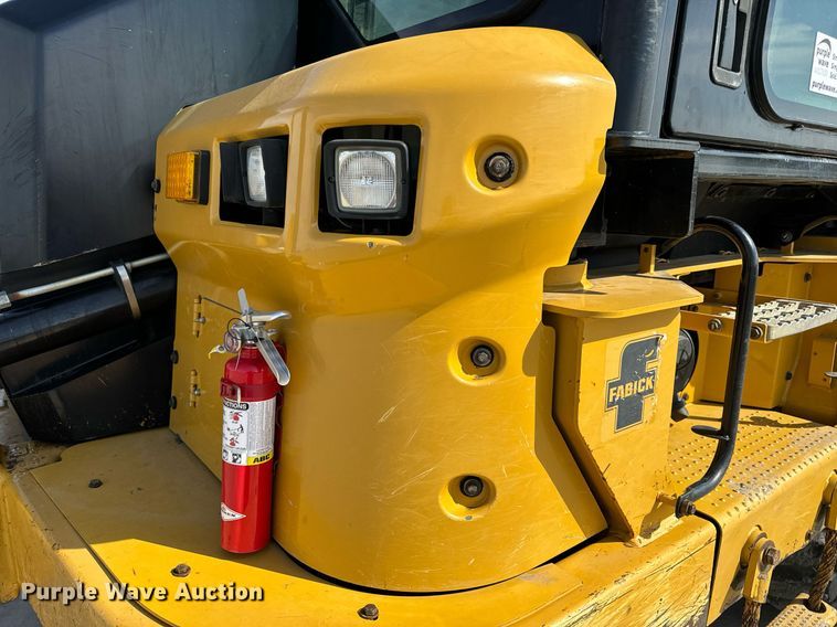 image for item DL4402 2014 Caterpillar 627K conventional scraper 