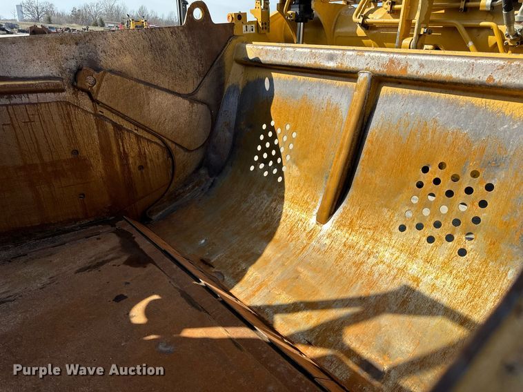 image for item DL4402 2014 Caterpillar 627K conventional scraper 