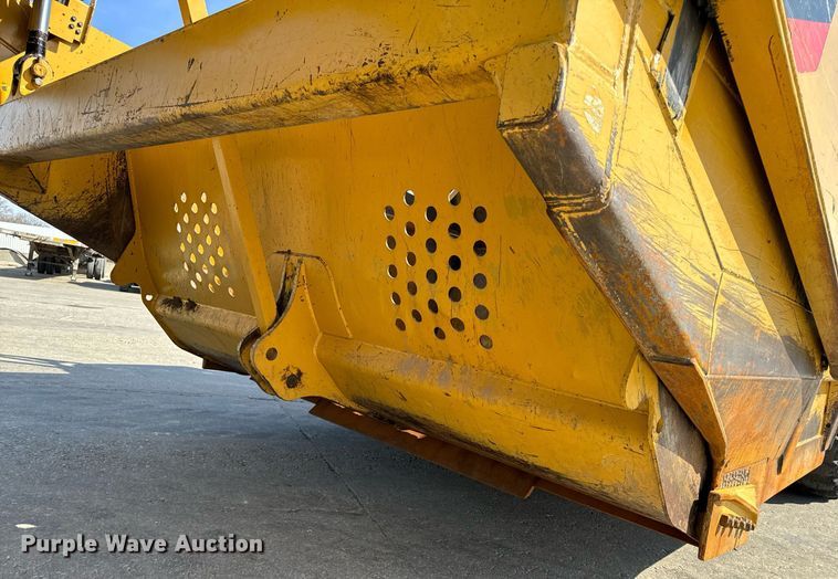 image for item DL4402 2014 Caterpillar 627K conventional scraper 
