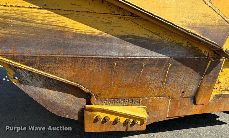 image for item DL4402 2014 Caterpillar 627K conventional scraper 