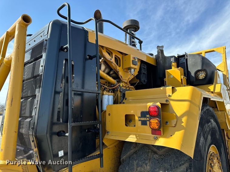 image for item DL4402 2014 Caterpillar 627K conventional scraper 