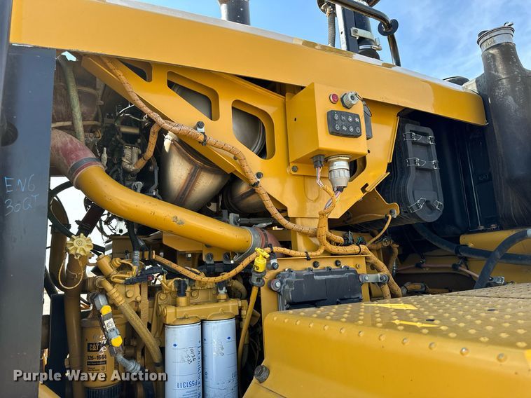 image for item DL4402 2014 Caterpillar 627K conventional scraper 