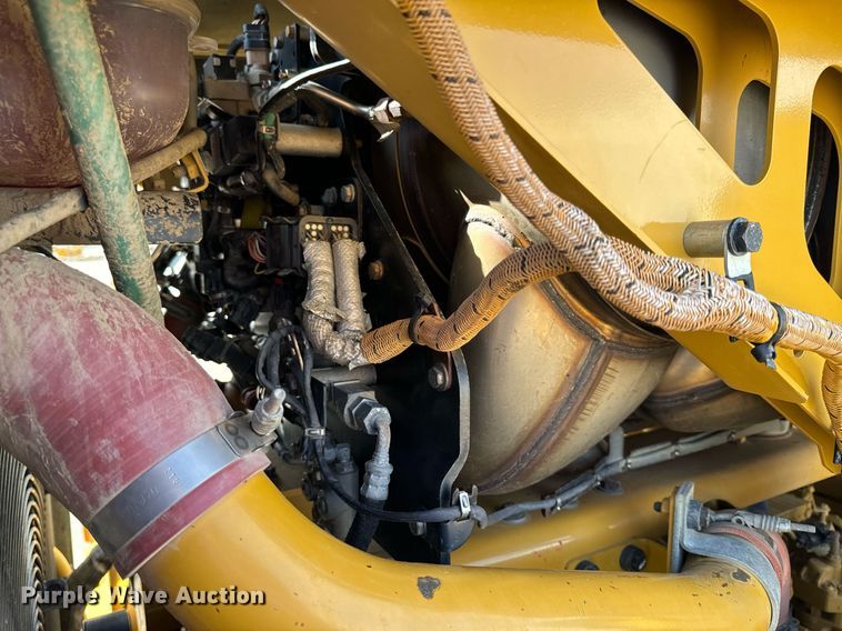 image for item DL4402 2014 Caterpillar 627K conventional scraper 