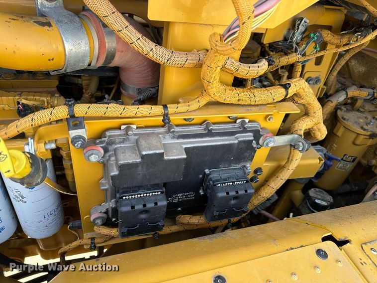 image for item DL4402 2014 Caterpillar 627K conventional scraper 