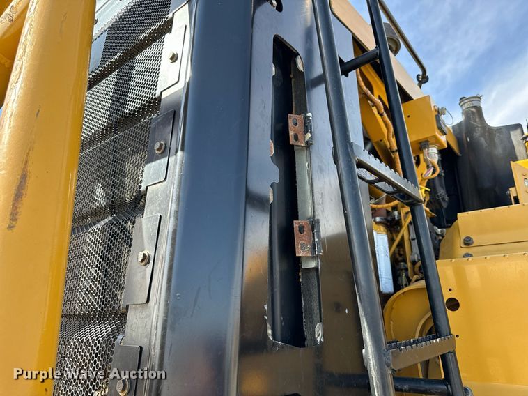 image for item DL4402 2014 Caterpillar 627K conventional scraper 