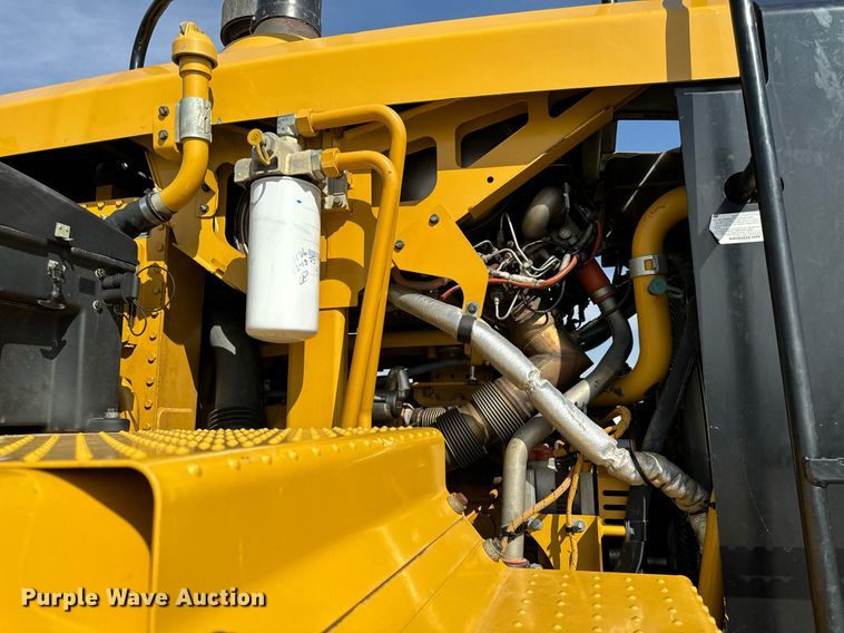 image for item DL4402 2014 Caterpillar 627K conventional scraper 
