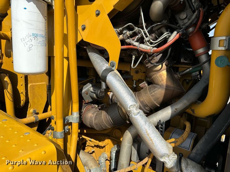 image for item DL4402 2014 Caterpillar 627K conventional scraper 