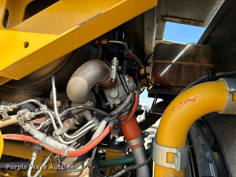 image for item DL4402 2014 Caterpillar 627K conventional scraper 