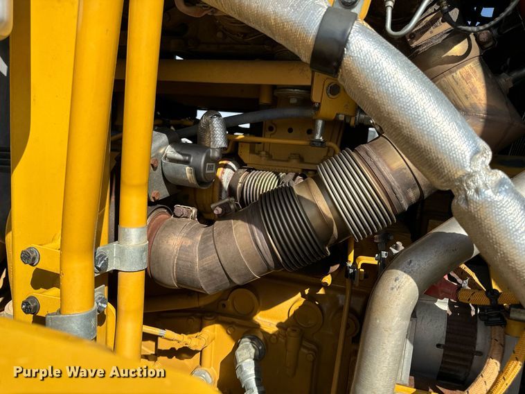 image for item DL4402 2014 Caterpillar 627K conventional scraper 