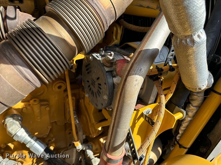 image for item DL4402 2014 Caterpillar 627K conventional scraper 