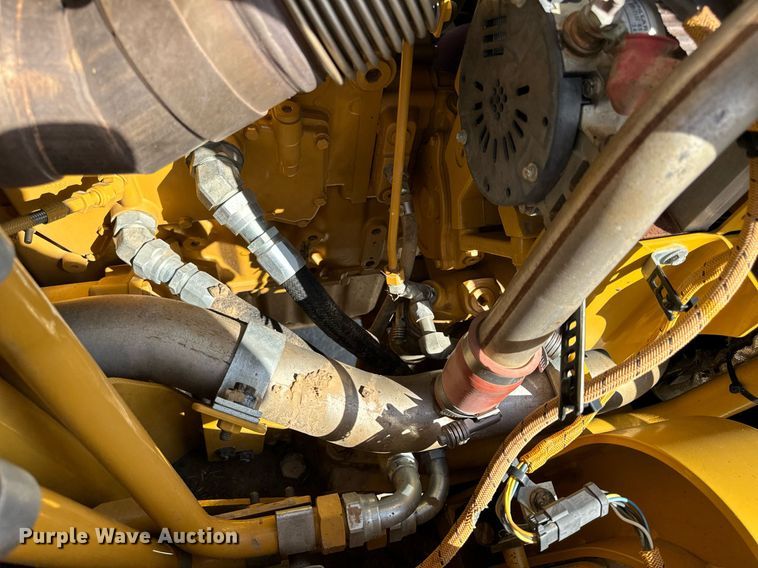 image for item DL4402 2014 Caterpillar 627K conventional scraper 