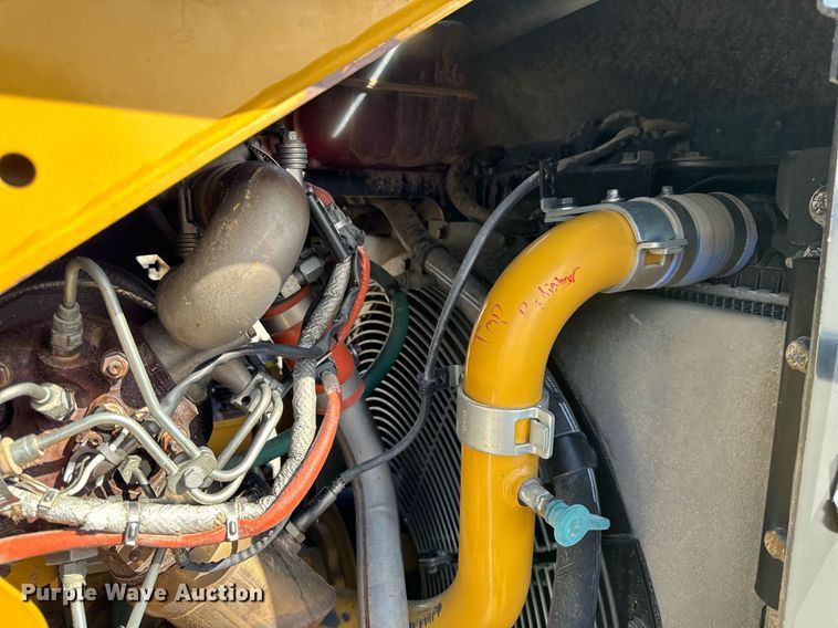 image for item DL4402 2014 Caterpillar 627K conventional scraper 