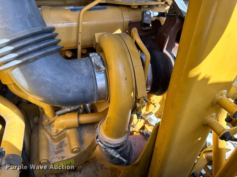 image for item DL4402 2014 Caterpillar 627K conventional scraper 