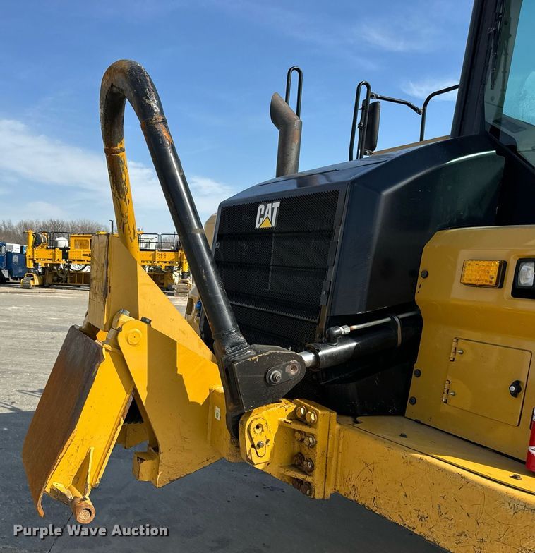 image for item DL4402 2014 Caterpillar 627K conventional scraper 