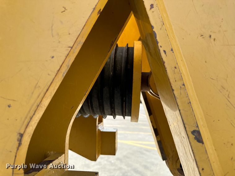 image for item DL4402 2014 Caterpillar 627K conventional scraper 