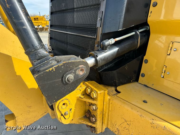 image for item DL4402 2014 Caterpillar 627K conventional scraper 
