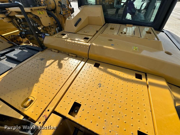 image for item DL4402 2014 Caterpillar 627K conventional scraper 