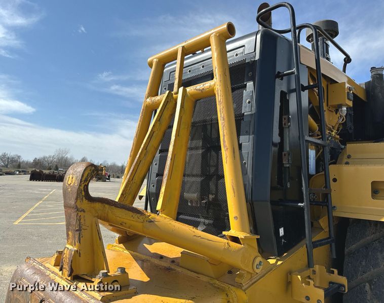 image for item DL4402 2014 Caterpillar 627K conventional scraper 