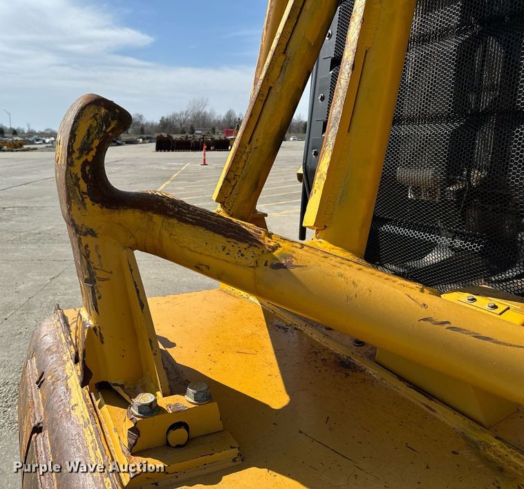 image for item DL4402 2014 Caterpillar 627K conventional scraper 