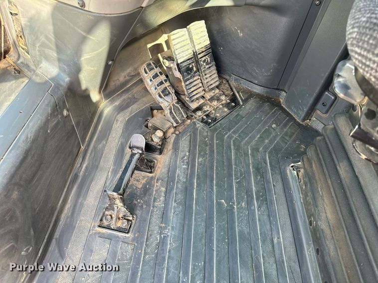 image for item DL4402 2014 Caterpillar 627K conventional scraper 