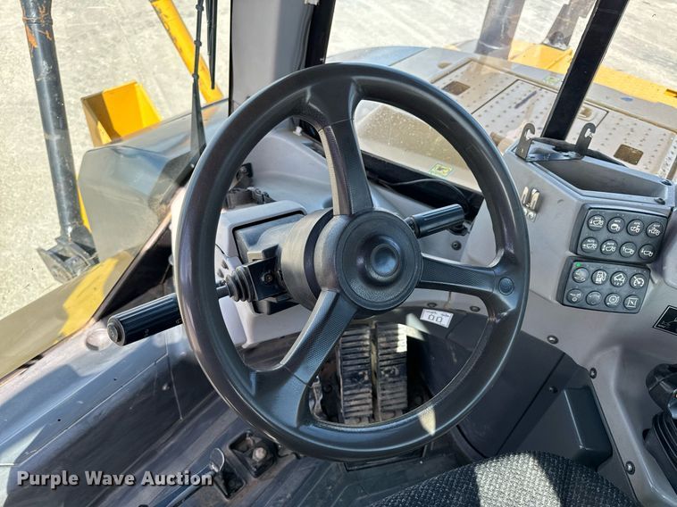 image for item DL4402 2014 Caterpillar 627K conventional scraper 