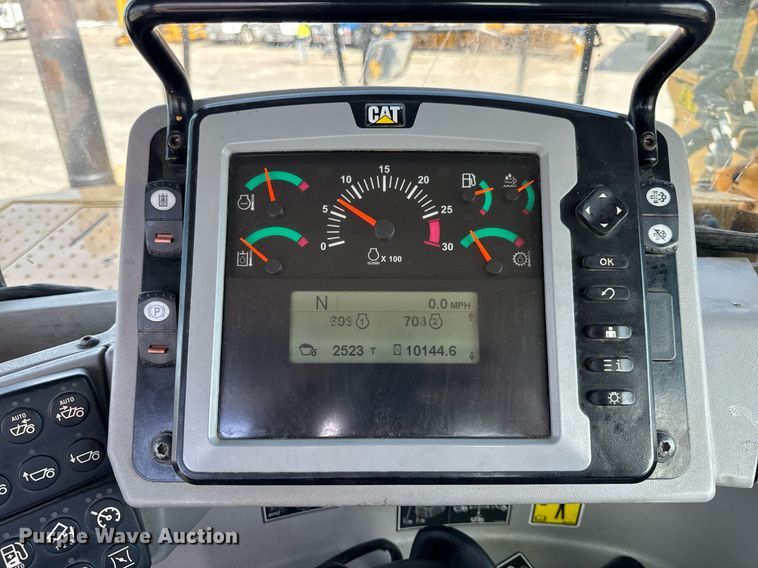 image for item DL4402 2014 Caterpillar 627K conventional scraper 