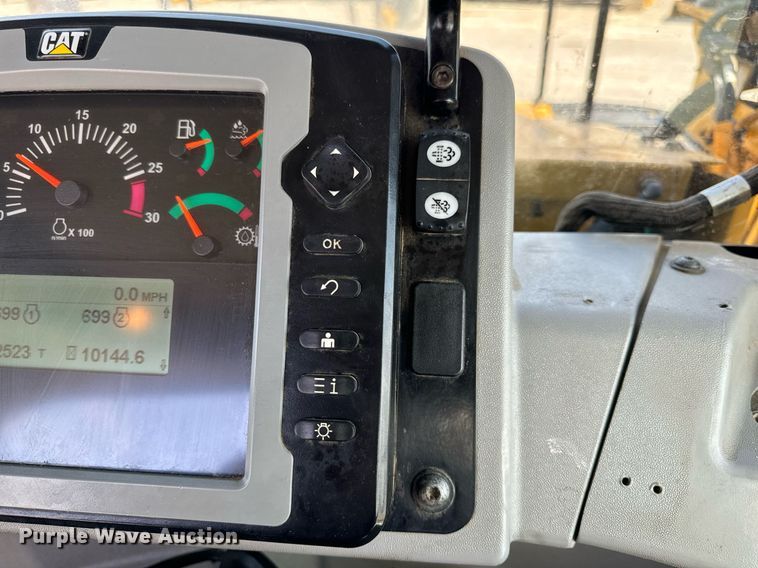 image for item DL4402 2014 Caterpillar 627K conventional scraper 