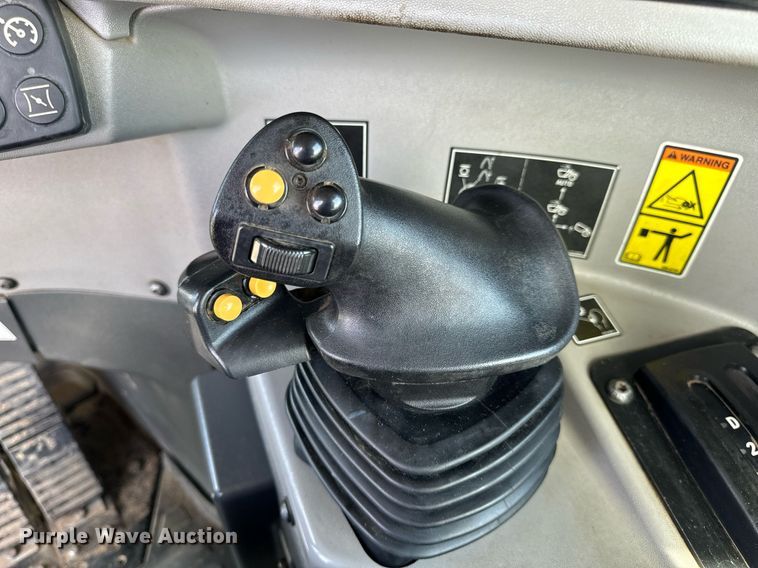 image for item DL4402 2014 Caterpillar 627K conventional scraper 