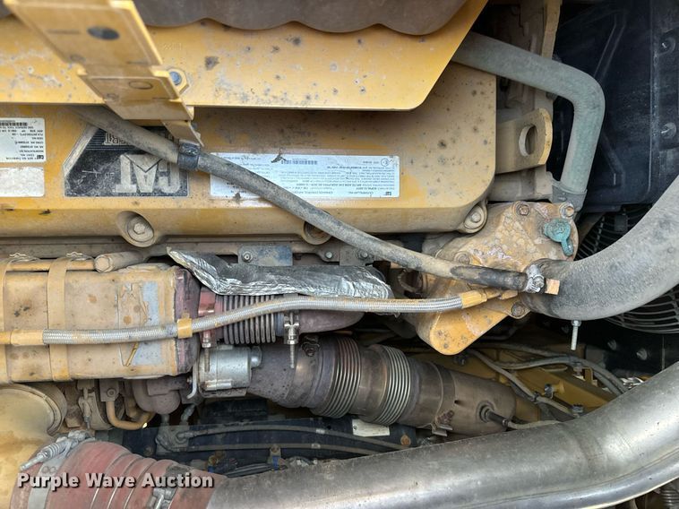 image for item DL4402 2014 Caterpillar 627K conventional scraper 