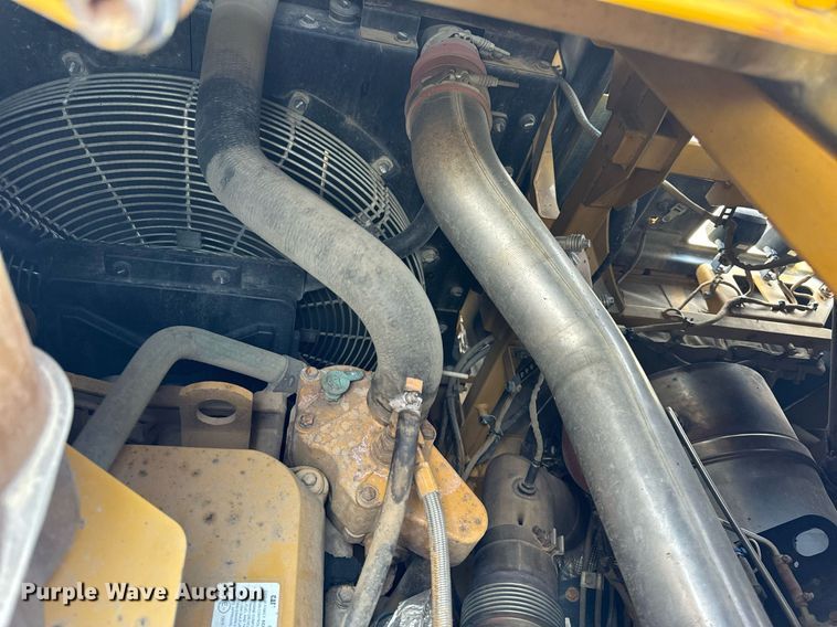 image for item DL4402 2014 Caterpillar 627K conventional scraper 