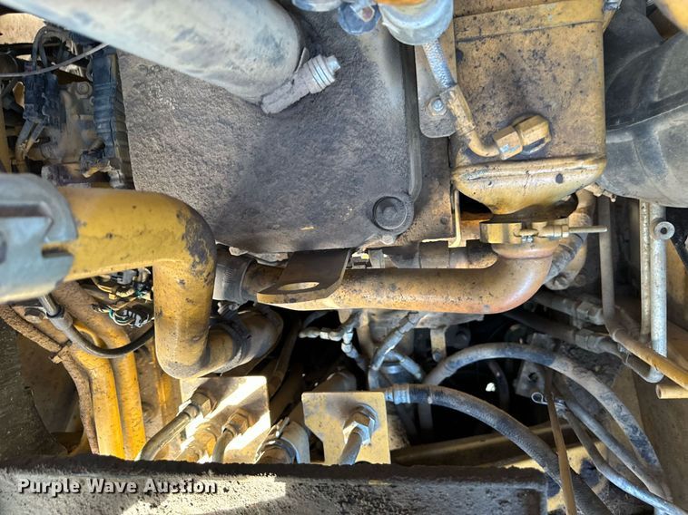 image for item DL4402 2014 Caterpillar 627K conventional scraper 