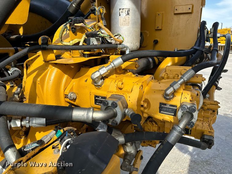 image for item DL4402 2014 Caterpillar 627K conventional scraper 