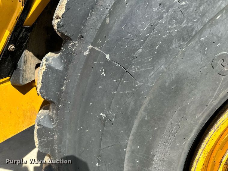 image for item DL4402 2014 Caterpillar 627K conventional scraper 