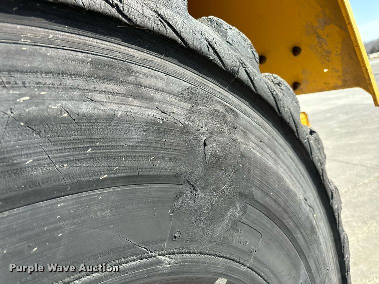 image for item DL4402 2014 Caterpillar 627K conventional scraper 