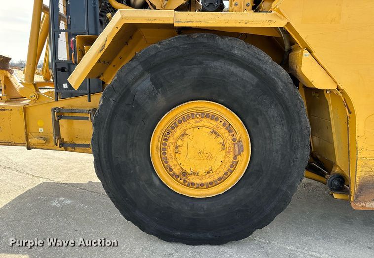 image for item DL4402 2014 Caterpillar 627K conventional scraper 