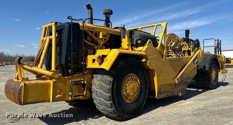 image for item DL4403 2014 Caterpillar 627K conventional scraper 