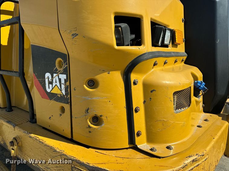image for item DL4403 2014 Caterpillar 627K conventional scraper 