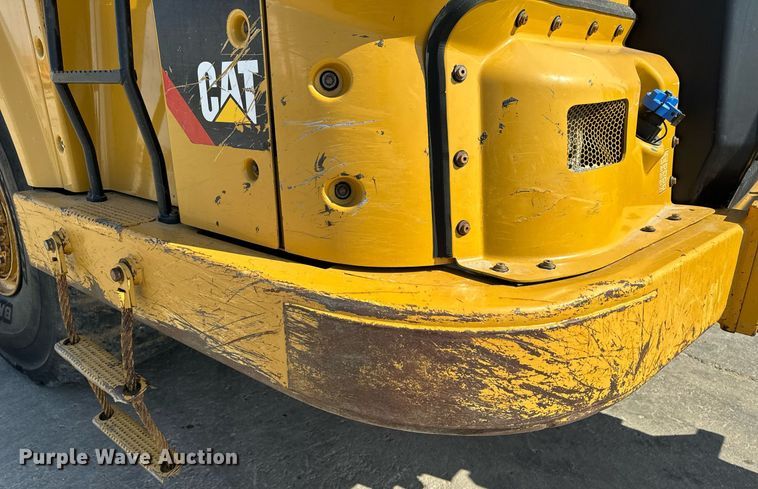 image for item DL4403 2014 Caterpillar 627K conventional scraper 