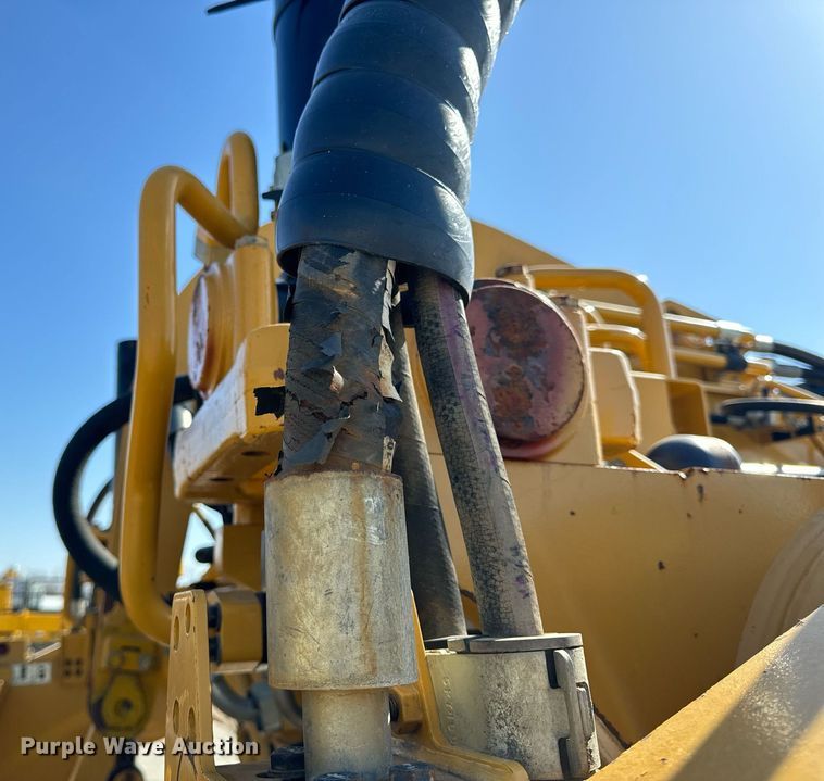 image for item DL4403 2014 Caterpillar 627K conventional scraper 